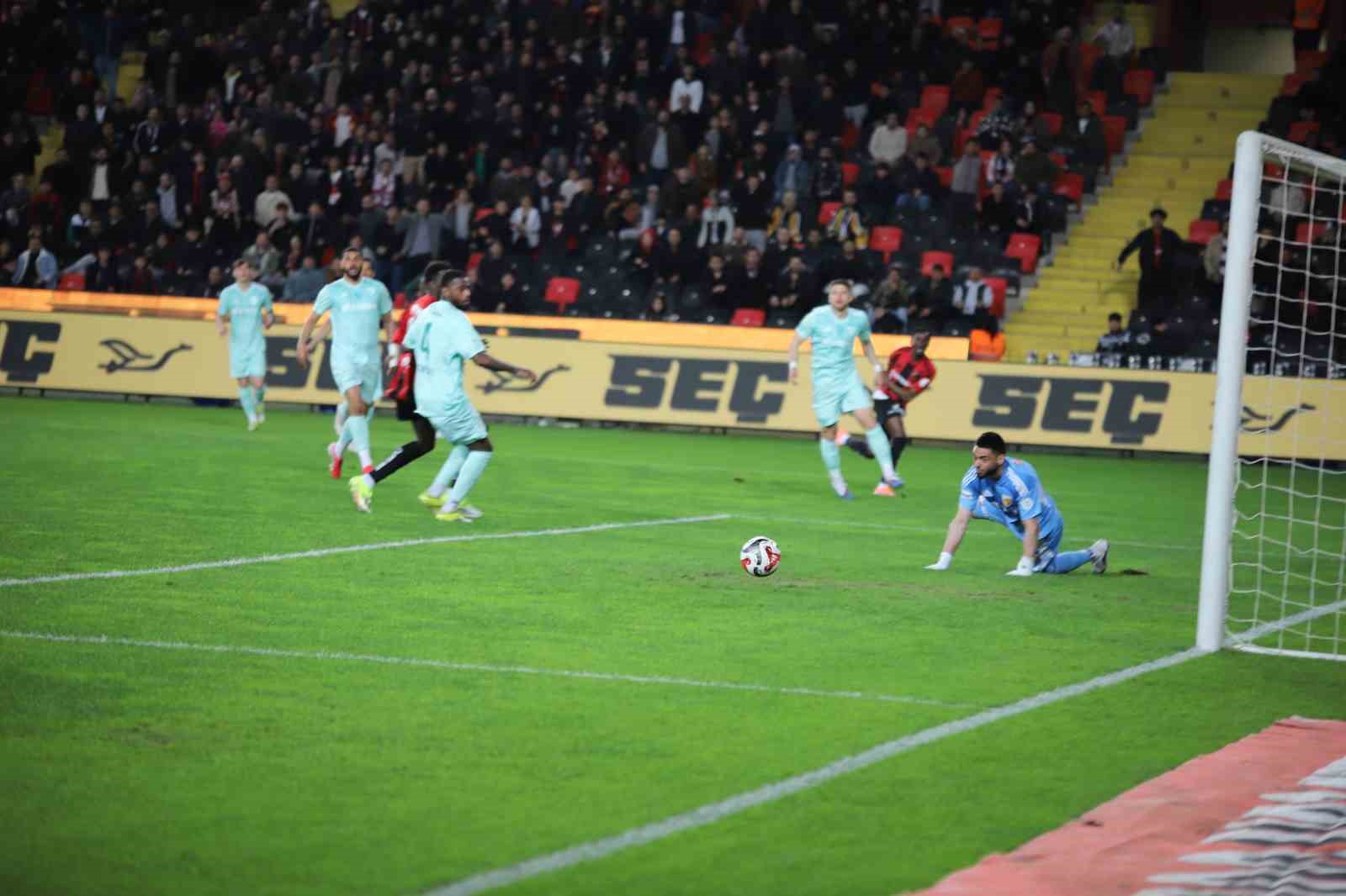 trendyol super lig gaziantep fk 0 kayserispor 0 mac devam ediyor 9 sRzDRQNz