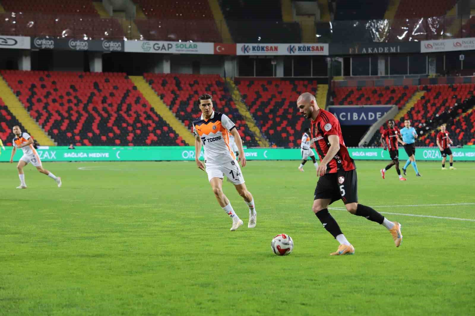 trendyol super lig gaziantep fk 0 rams basaksehir 1 11 lTN9TA5B