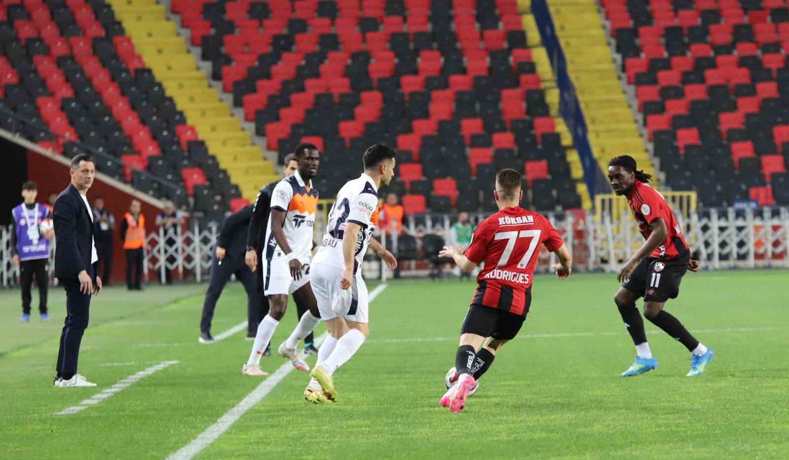 trendyol super lig gaziantep fk 0 rams basaksehir 1 15 kM55XW4K
