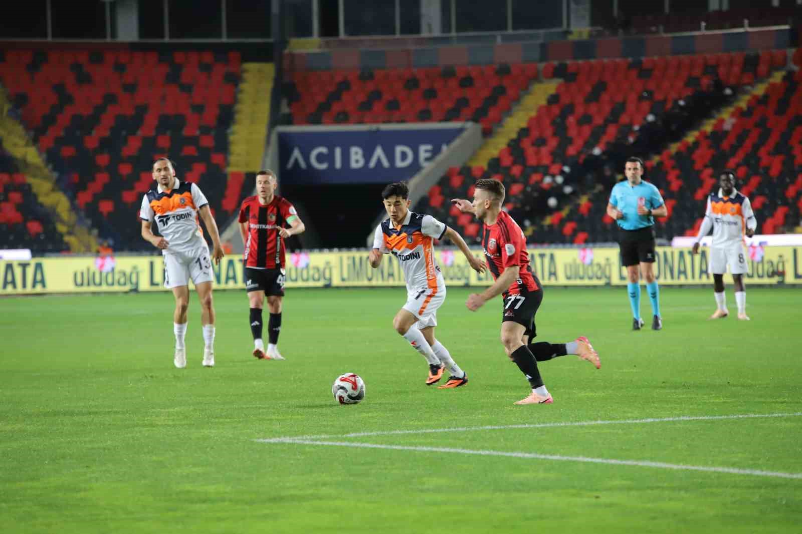 trendyol super lig gaziantep fk 0 rams basaksehir 1 18 I7OuXs1y