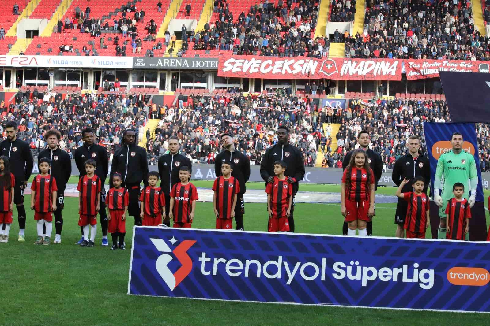 trendyol super lig gaziantep fk 0 trabzonspor 0 mac devam ediyor 1
