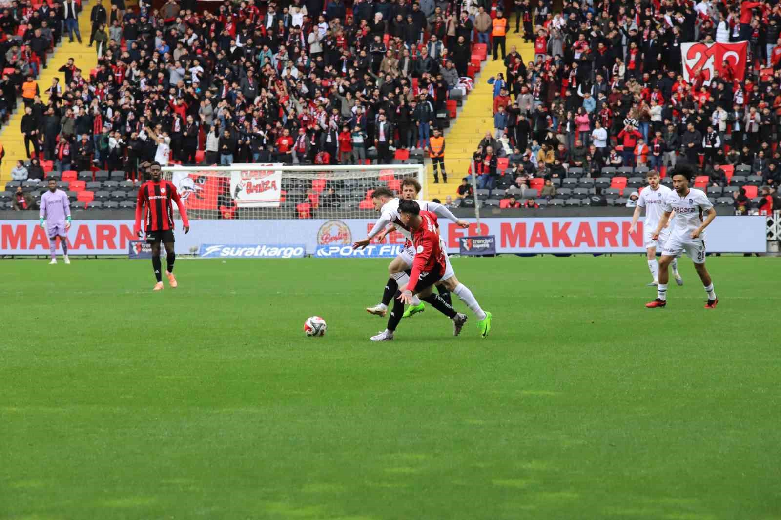 trendyol super lig gaziantep fk 0 trabzonspor 0 mac devam ediyor 13 kdAC56gE
