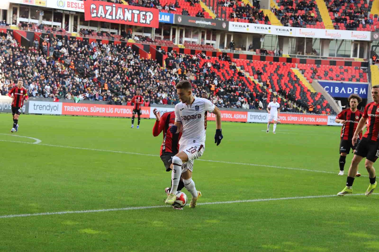 trendyol super lig gaziantep fk 0 trabzonspor 0 mac devam ediyor 18 KBXfRWOY