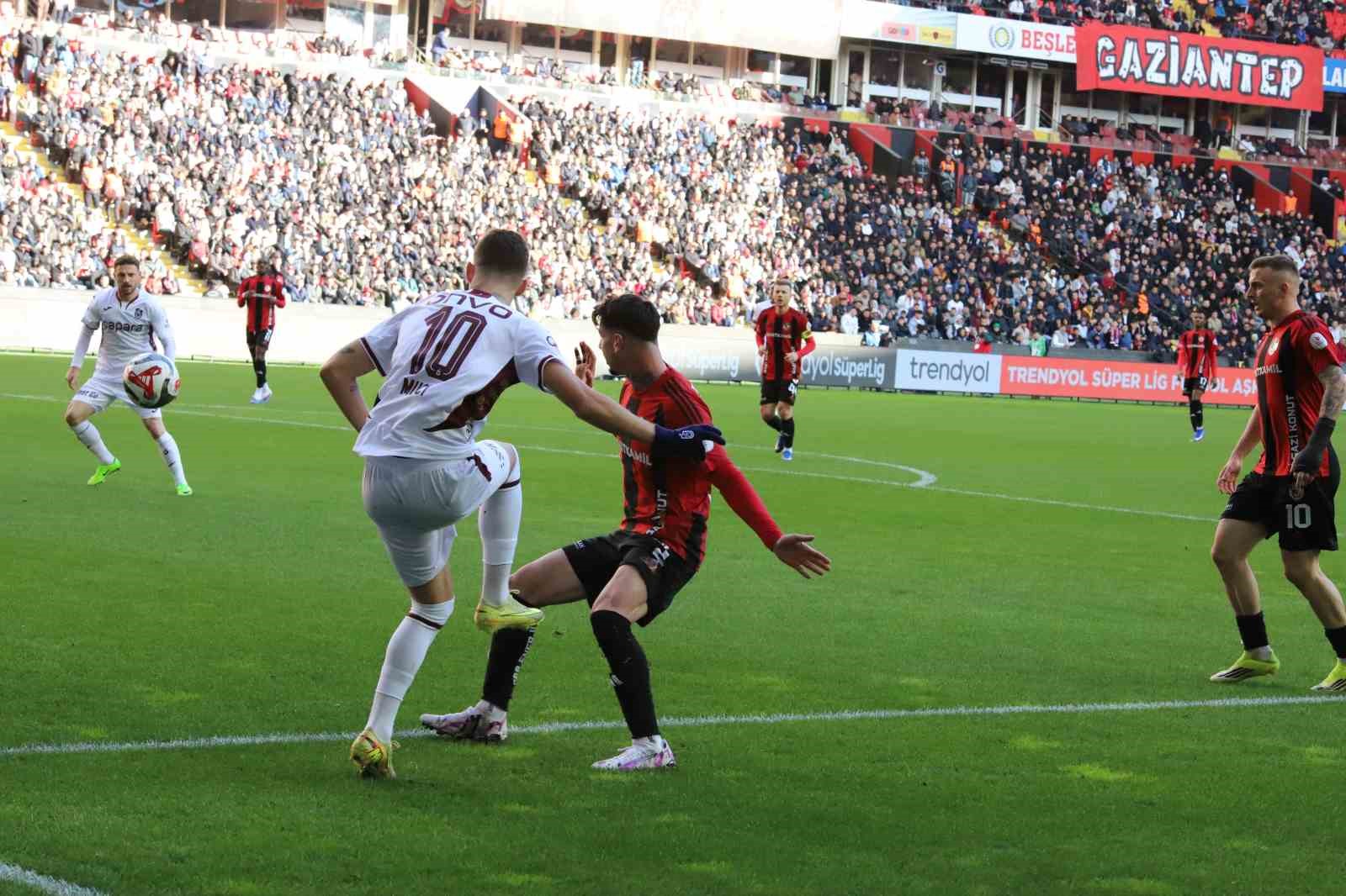 trendyol super lig gaziantep fk 0 trabzonspor 0 mac devam ediyor 20 44IbJTw3