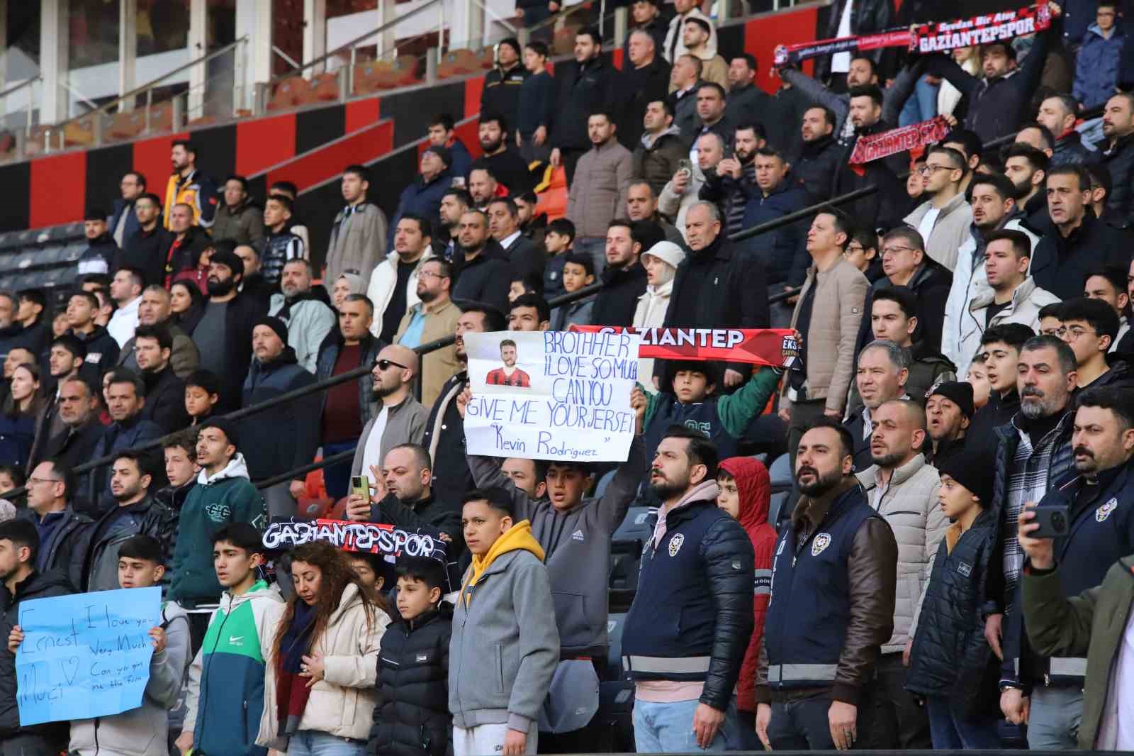 trendyol super lig gaziantep fk 0 trabzonspor 0 mac devam ediyor 8 YpzakBeW