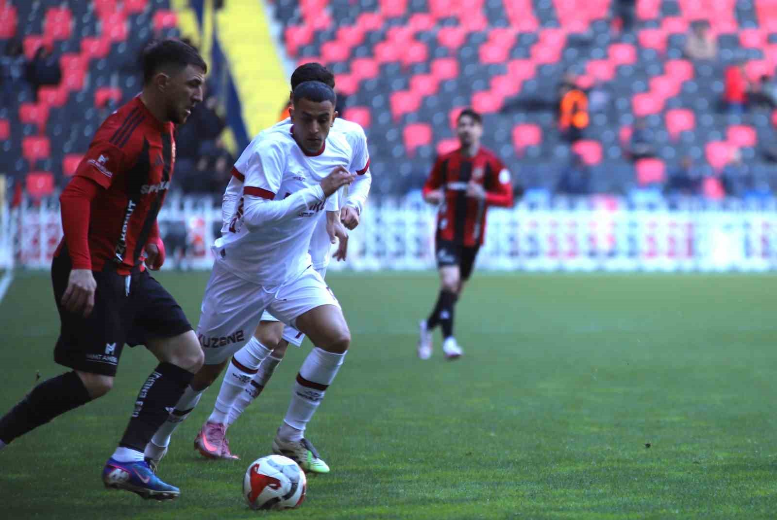 Trendyol Süper Lig: Gaziantep FK: 1 - Fatih Karagümrük: 1 (Maç sonucu) 10 trendyol super lig gaziantep fk 1 fatih karagumruk 1 mac sonucu 6 GNacswgB