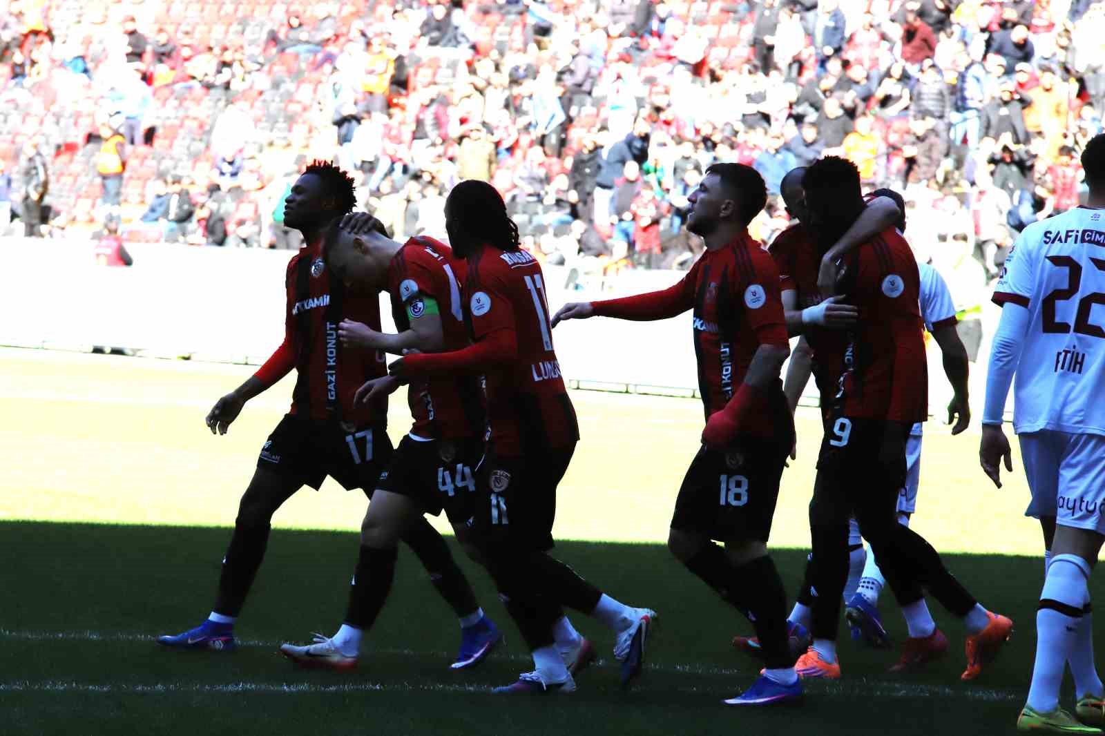 Trendyol Süper Lig: Gaziantep FK: 1 - Fatih Karagümrük: 1 (Maç sonucu) 12 trendyol super lig gaziantep fk 1 fatih karagumruk 1 mac sonucu 8