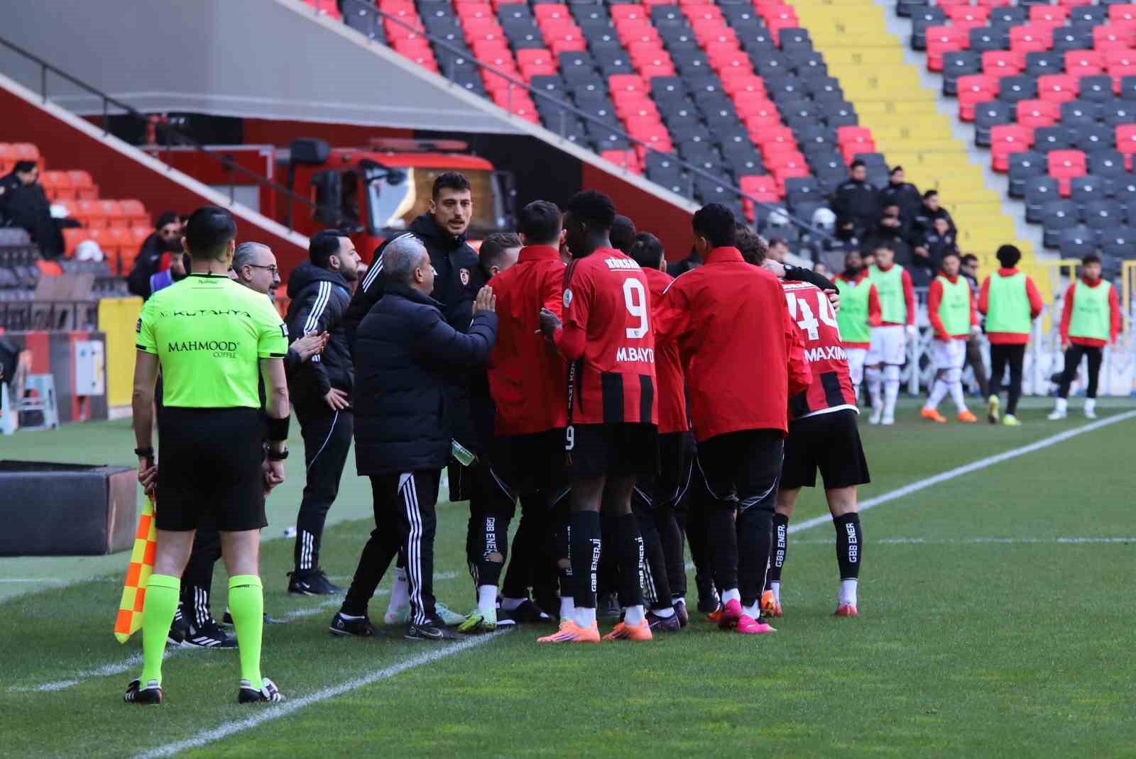Trendyol Süper Lig: Gaziantep FK: 1 - Fatih Karagümrük: 1 (Maç sonucu) 13 trendyol super lig gaziantep fk 1 fatih karagumruk 1 mac sonucu 9