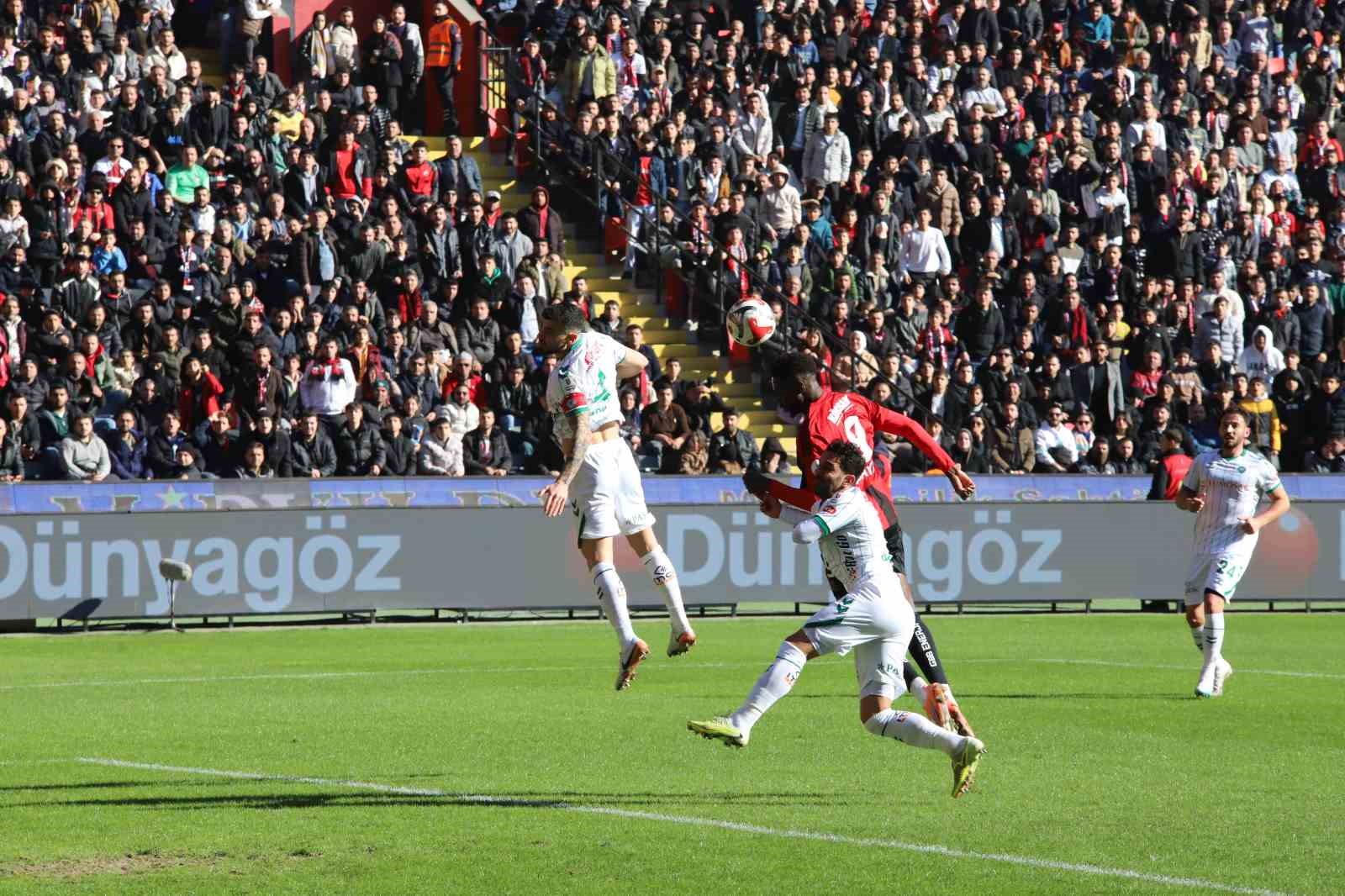 Trendyol Süper Lig: Gaziantep FK: 1 - Konyaspor: 0 (İlk yarı) 16 trendyol super lig gaziantep fk 1 konyaspor 0 ilk yari 12 DDjb3kCd
