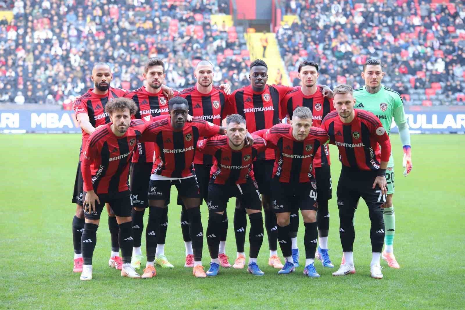 Trendyol Süper Lig: Gaziantep FK: 1 - Konyaspor: 0 (İlk yarı) 25 trendyol super lig gaziantep fk 1 konyaspor 0 ilk yari 21 hnJTaaBa