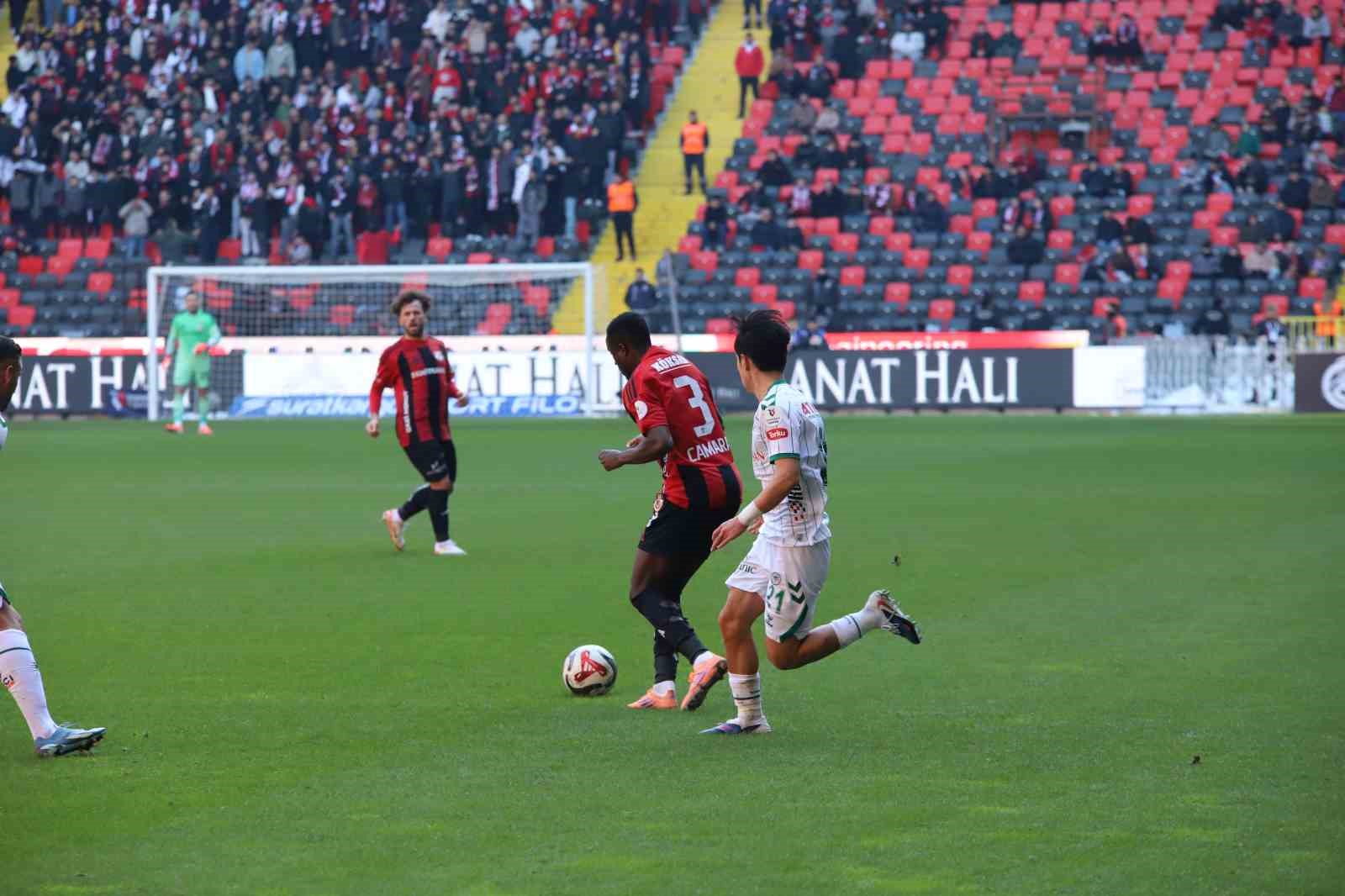 Trendyol Süper Lig: Gaziantep FK: 1 - Konyaspor: 0 (İlk yarı) 41 trendyol super lig gaziantep fk 1 konyaspor 0 ilk yari 37 VV45KNsQ