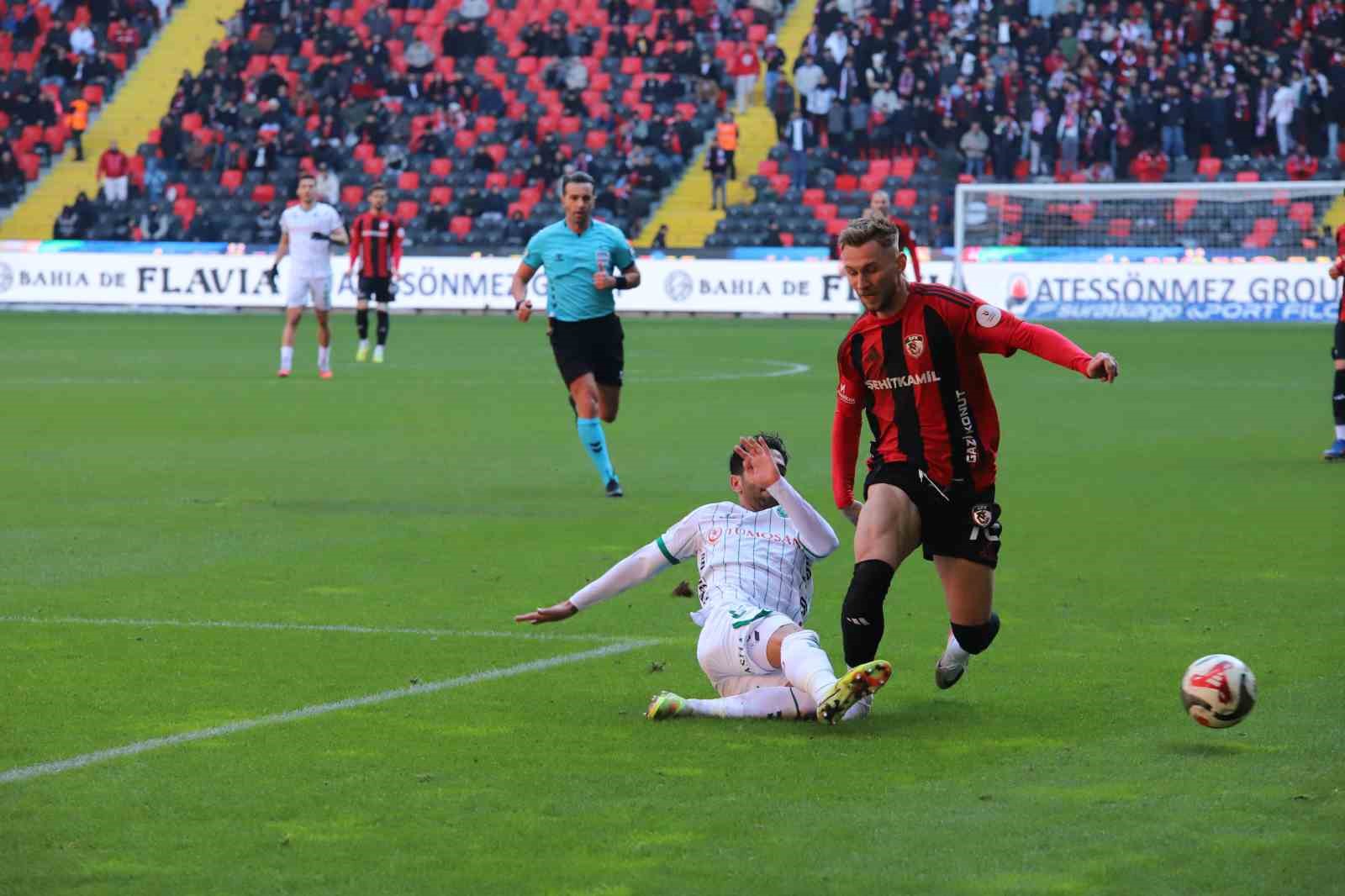 Trendyol Süper Lig: Gaziantep FK: 1 - Konyaspor: 0 (İlk yarı) 43 trendyol super lig gaziantep fk 1 konyaspor 0 ilk yari 39 qFiZHtTb
