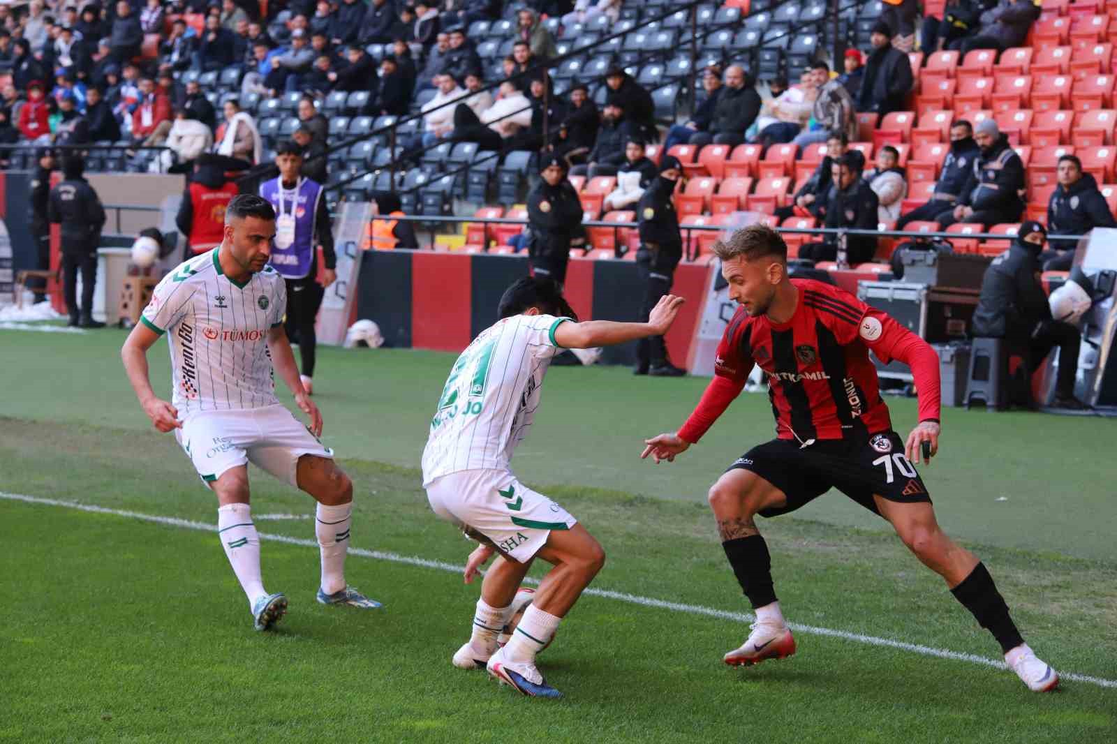Trendyol Süper Lig: Gaziantep FK: 1 - Konyaspor: 0 (İlk yarı) 49 trendyol super lig gaziantep fk 1 konyaspor 0 ilk yari 45 y3MgjNOK