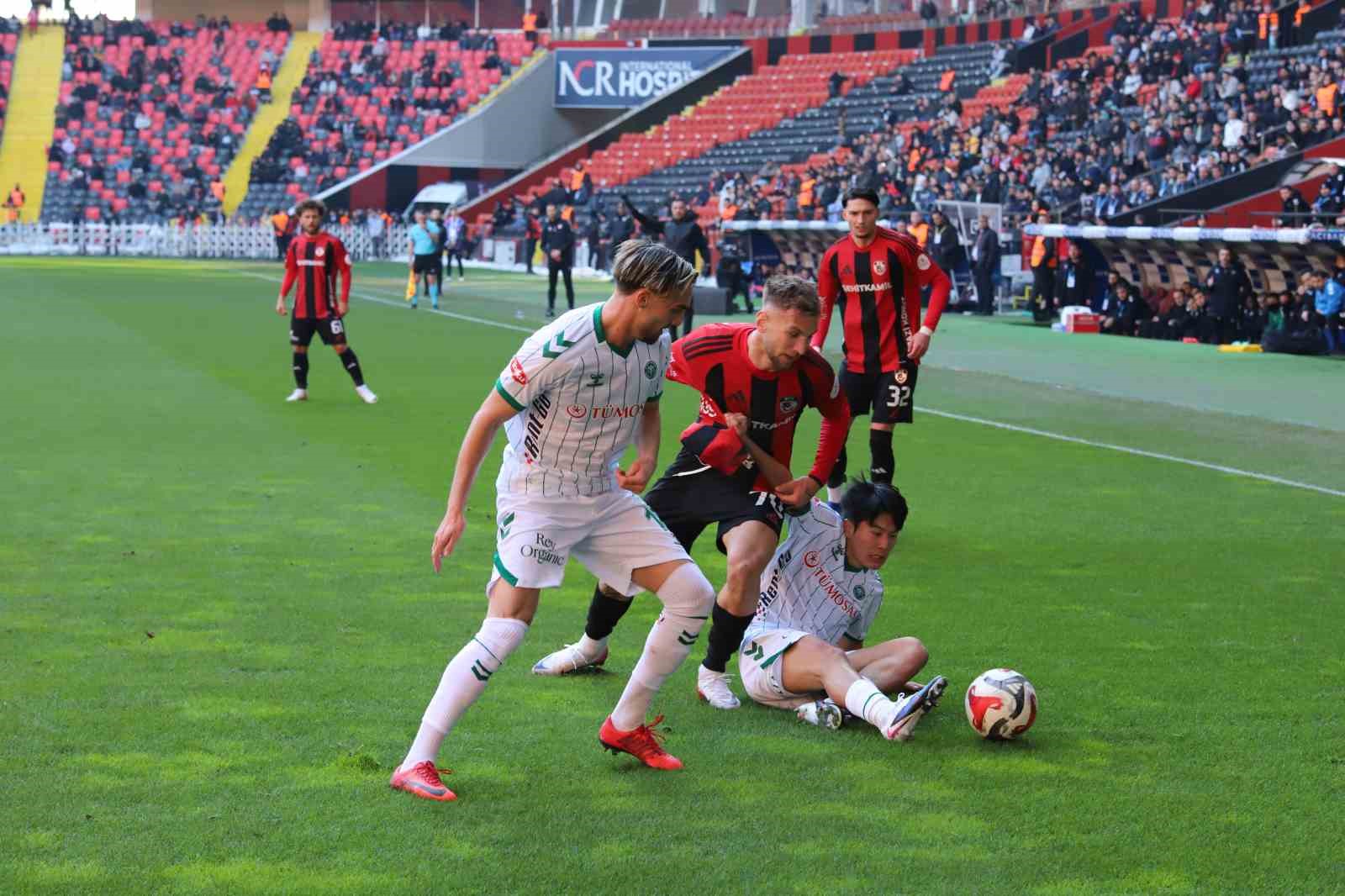 Trendyol Süper Lig: Gaziantep FK: 1 - Konyaspor: 0 (İlk yarı) 51 trendyol super lig gaziantep fk 1 konyaspor 0 ilk yari 47 qh7UjAMa
