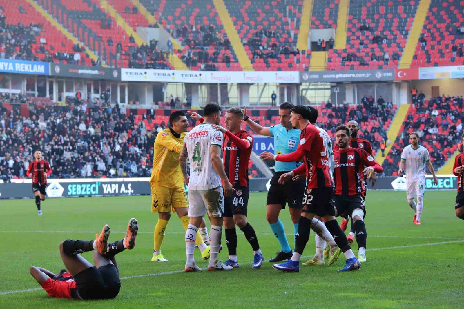 Trendyol Süper Lig: Gaziantep FK: 1 - Konyaspor: 0 (İlk yarı) 60 trendyol super lig gaziantep fk 1 konyaspor 0 ilk yari 56 7lRcDTtQ