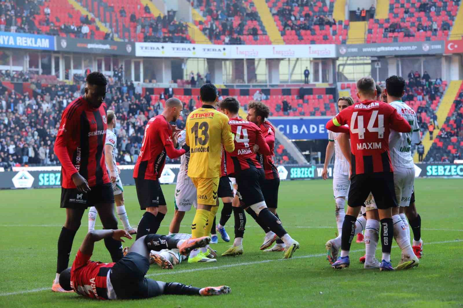 Trendyol Süper Lig: Gaziantep FK: 1 - Konyaspor: 0 (İlk yarı) 63 trendyol super lig gaziantep fk 1 konyaspor 0 ilk yari 59 24efeL5I