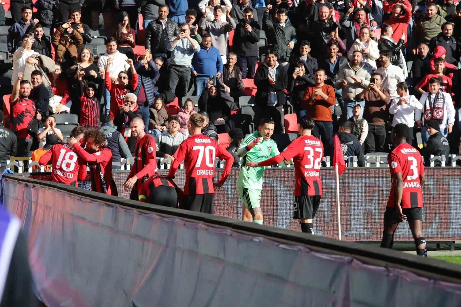 Trendyol Süper Lig: Gaziantep FK: 1 - Konyaspor: 0 (İlk yarı) 69 trendyol super lig gaziantep fk 1 konyaspor 0 ilk yari 65 OMd2S2fH