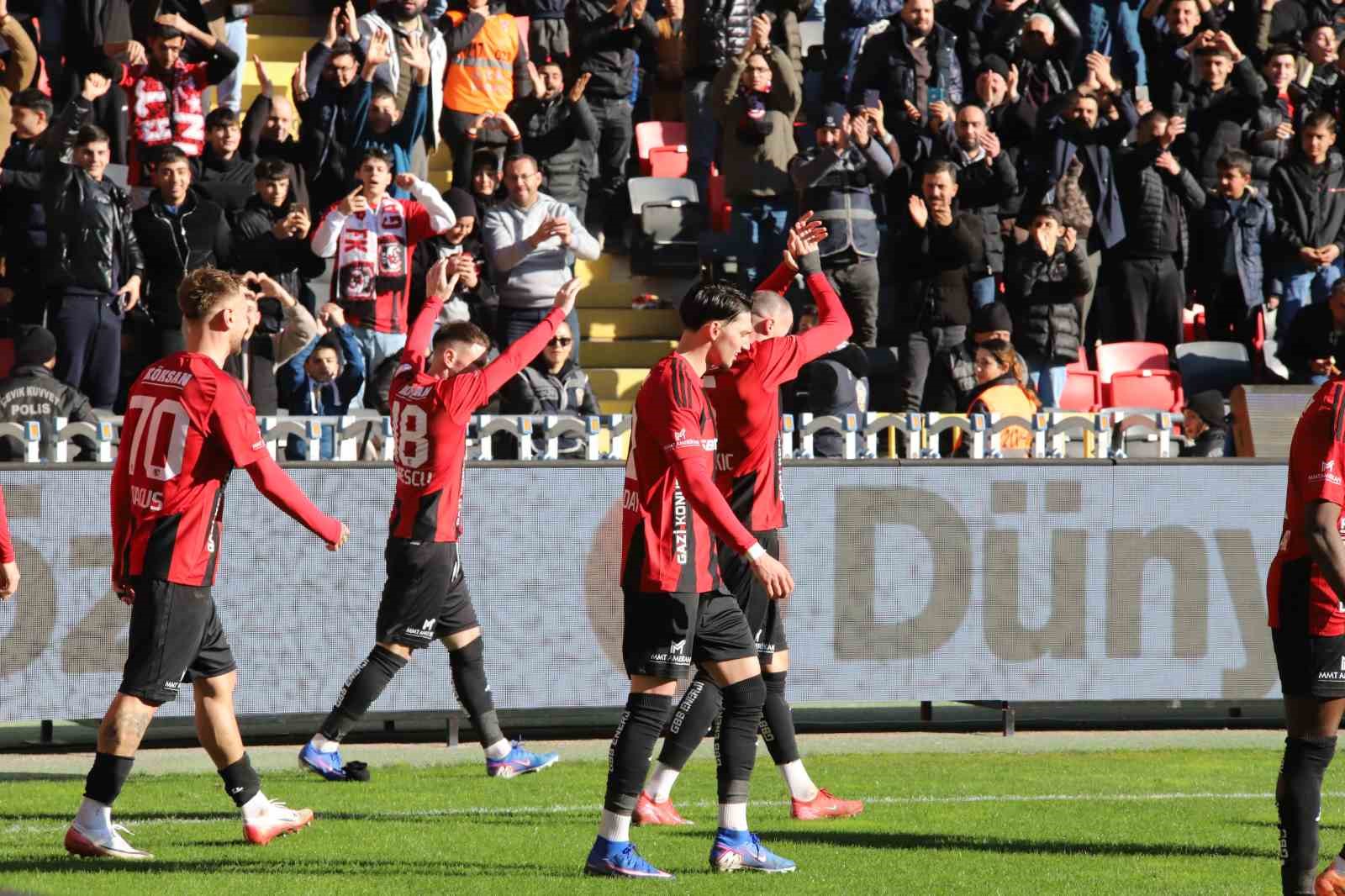 Trendyol Süper Lig: Gaziantep FK: 1 - Konyaspor: 0 (İlk yarı) 71 trendyol super lig gaziantep fk 1 konyaspor 0 ilk yari 67 kNvYq5q1