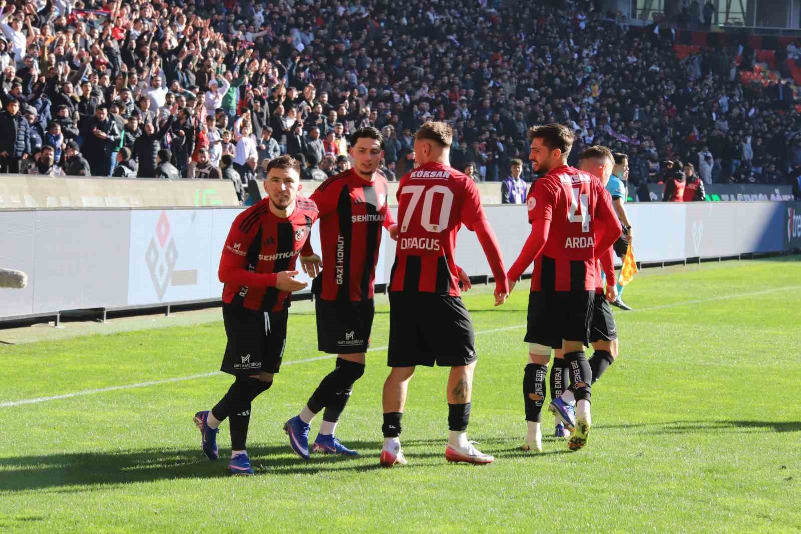 Trendyol Süper Lig: Gaziantep FK: 1 - Konyaspor: 0 (İlk yarı) 74 trendyol super lig gaziantep fk 1 konyaspor 0 ilk yari 70 NNAp9ipg