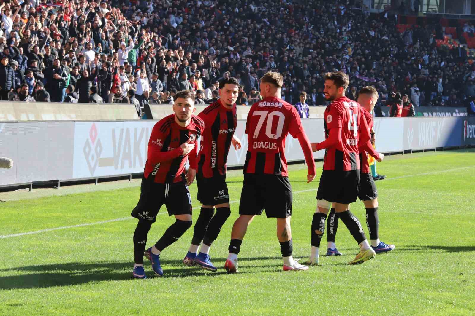 Trendyol Süper Lig: Gaziantep FK: 1 - Konyaspor: 0 (İlk yarı) 75 trendyol super lig gaziantep fk 1 konyaspor 0 ilk yari 71 H2jlWDpJ