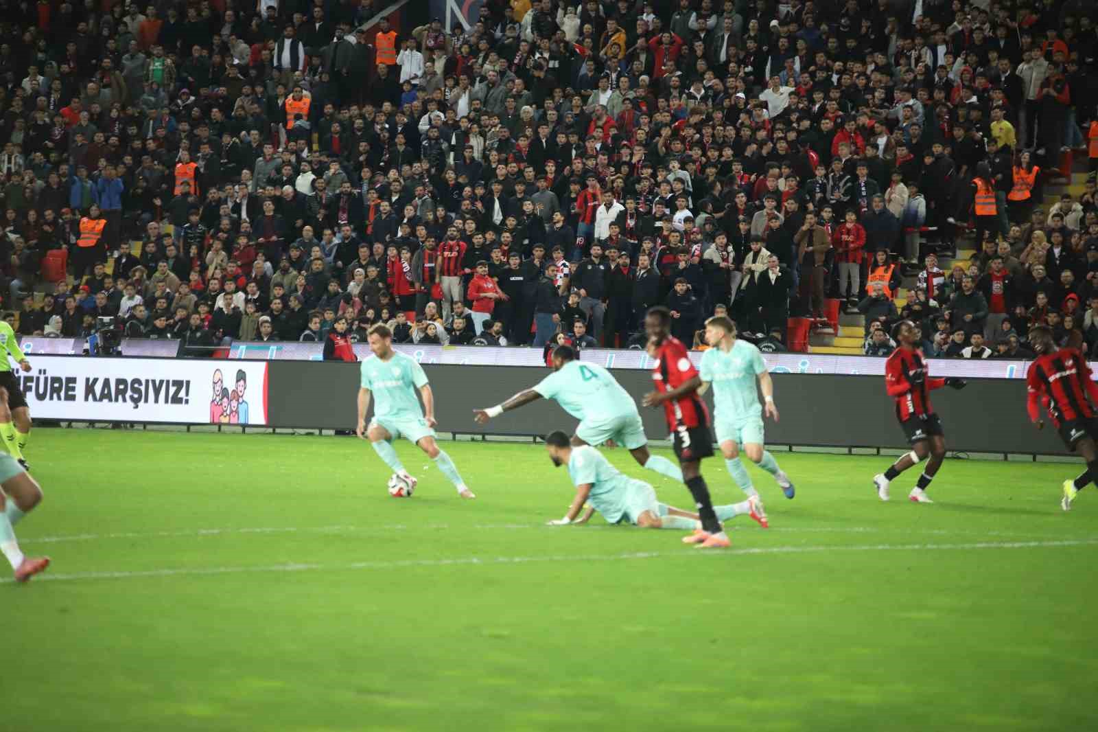 trendyol super lig gaziantep fk 2 kayserispor 0 ilk yari 18 PUmr6Hak