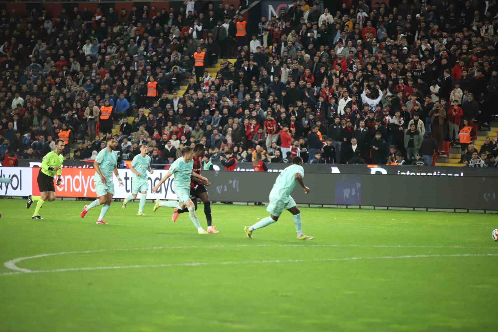trendyol super lig gaziantep fk 2 kayserispor 0 ilk yari 19 6m8cFBAj