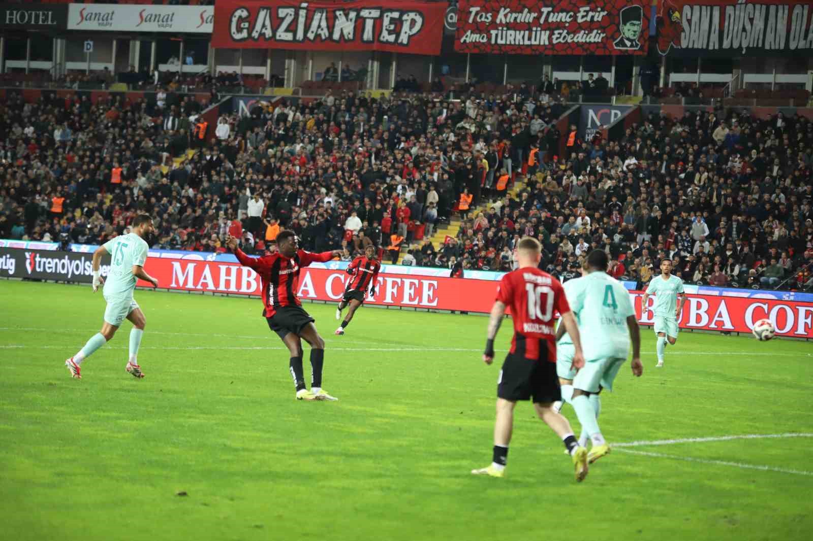 trendyol super lig gaziantep fk 2 kayserispor 0 ilk yari 6 T19jU71E