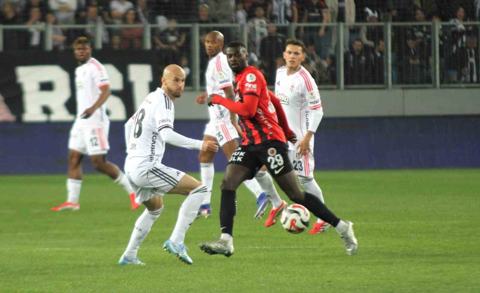 Trendyol Süper Lig: Gençlerbirliği: 0 - Beşiktaş: 0 (İlk yarı) 16 trendyol super lig genclerbirligi 0 besiktas 0 ilk yari 12 dOrCGqIk