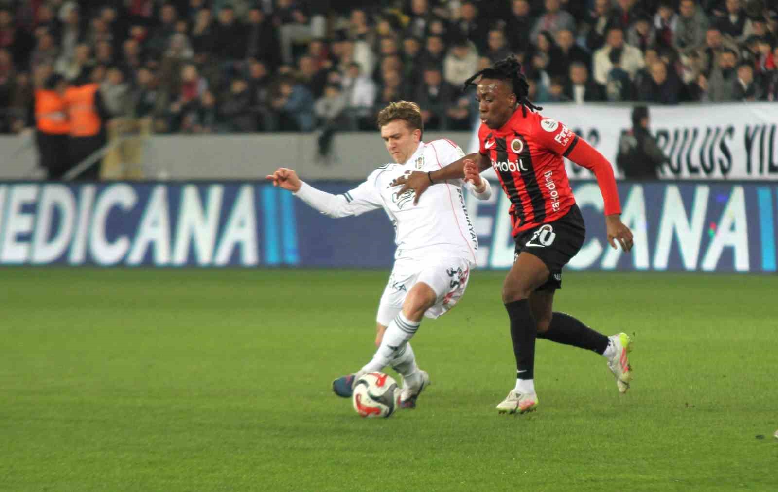Trendyol Süper Lig: Gençlerbirliği: 0 - Beşiktaş: 0 (İlk yarı) 19 trendyol super lig genclerbirligi 0 besiktas 0 ilk yari 15 1fAPjs7q