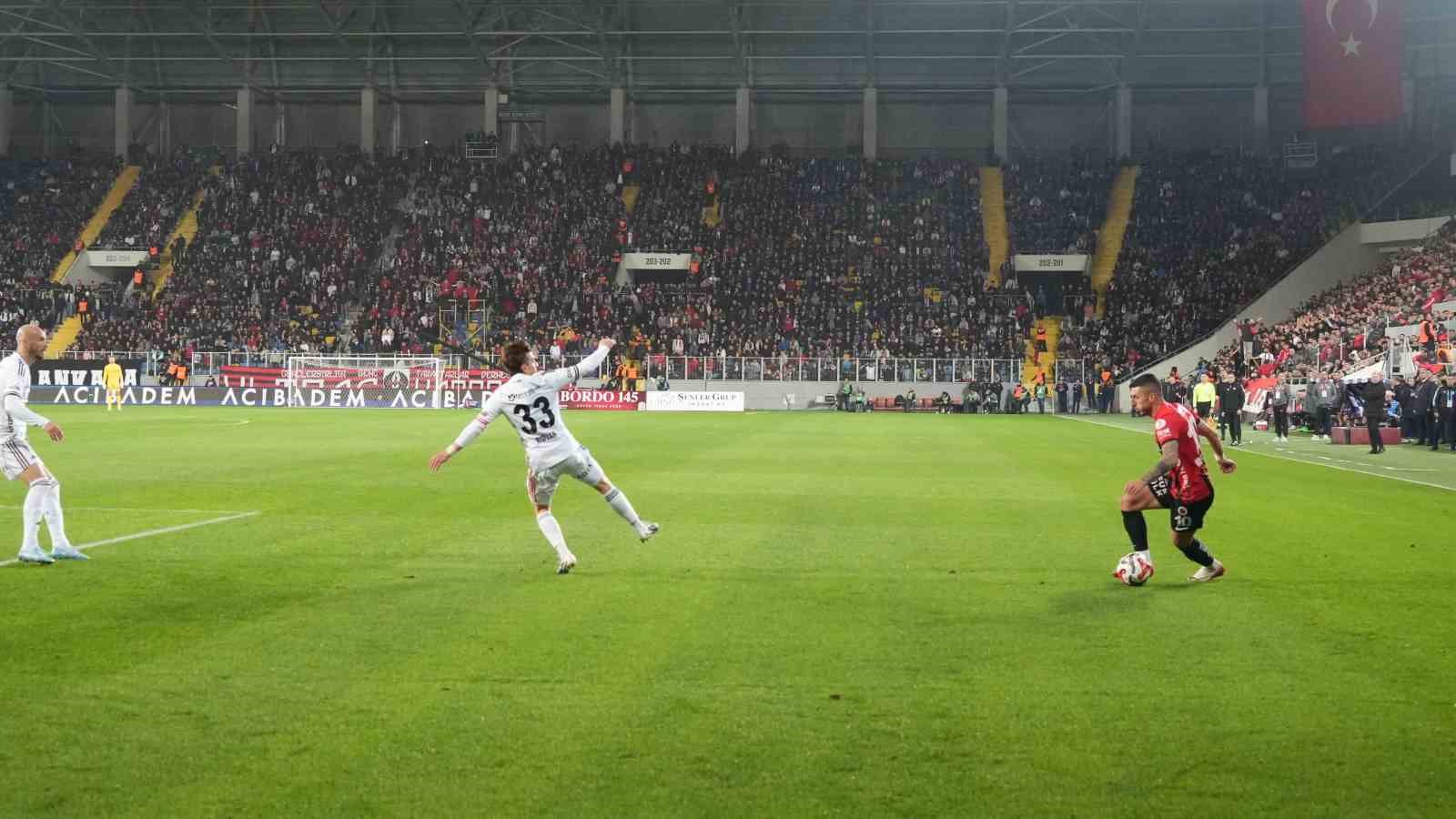 Trendyol Süper Lig: Gençlerbirliği: 0 - Beşiktaş: 0 (İlk yarı) 9 trendyol super lig genclerbirligi 0 besiktas 0 ilk yari 5 ZgFN2H7q