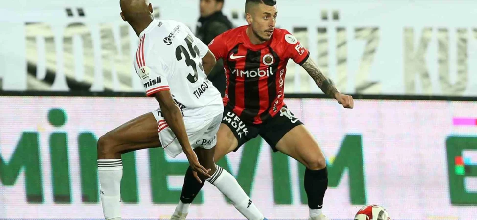 trendyol-super-lig-genclerbirligi-0-besiktas-2-mac-sonucu-0