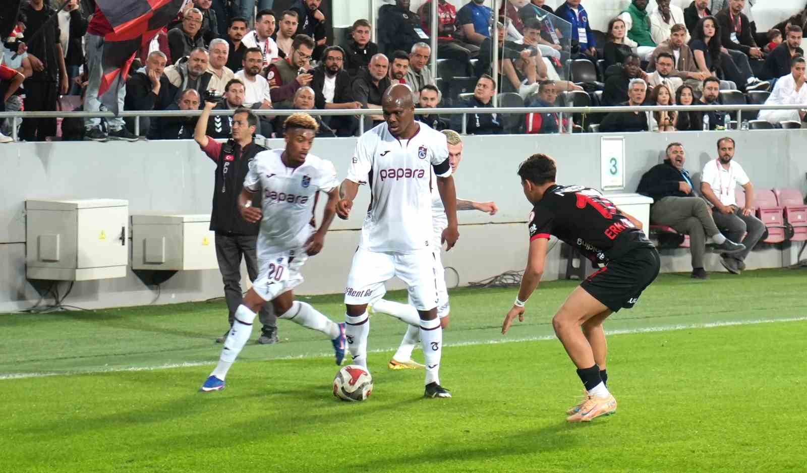 Trendyol Süper Lig: Gençlerbirliği: 0 - Trabzonspor: 0 (İlk yarı) 5 trendyol super lig genclerbirligi 0 trabzonspor 0 ilk yari 1 wVHAe5AW