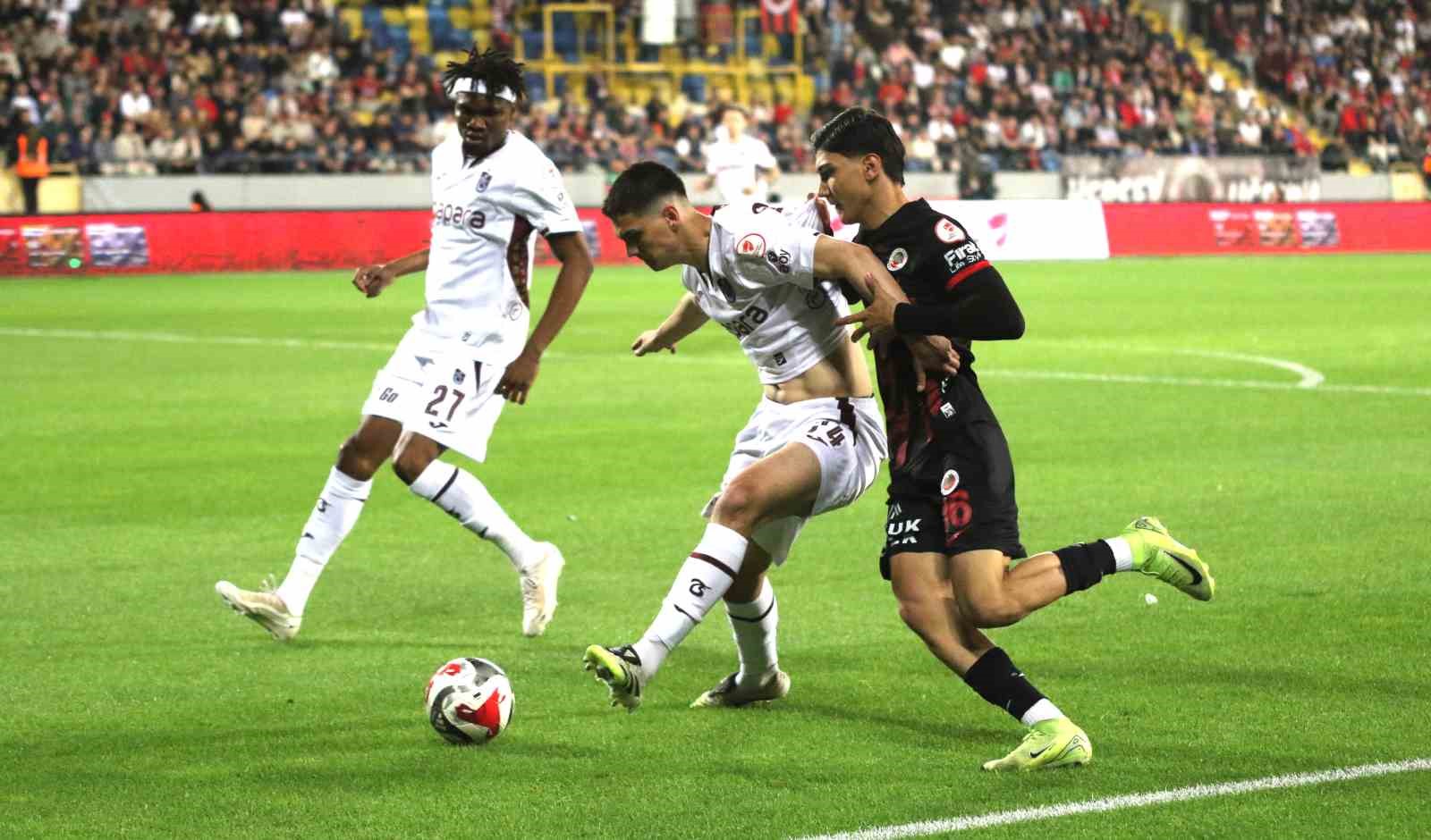 Trendyol Süper Lig: Gençlerbirliği: 0 - Trabzonspor: 0 (İlk yarı) 7 trendyol super lig genclerbirligi 0 trabzonspor 0 ilk yari 3
