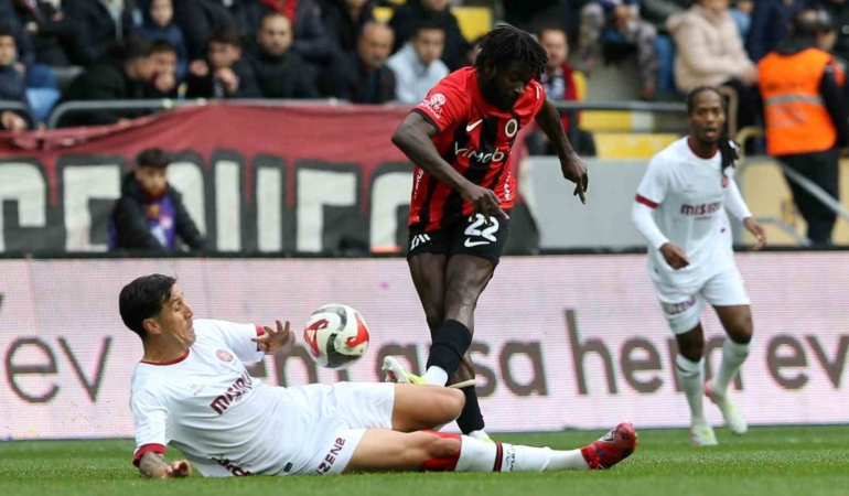 trendyol-super-lig-genclerbirligi-1-fatih-karagumruk-0-ilk-yari-tpJLXtzO.jpg