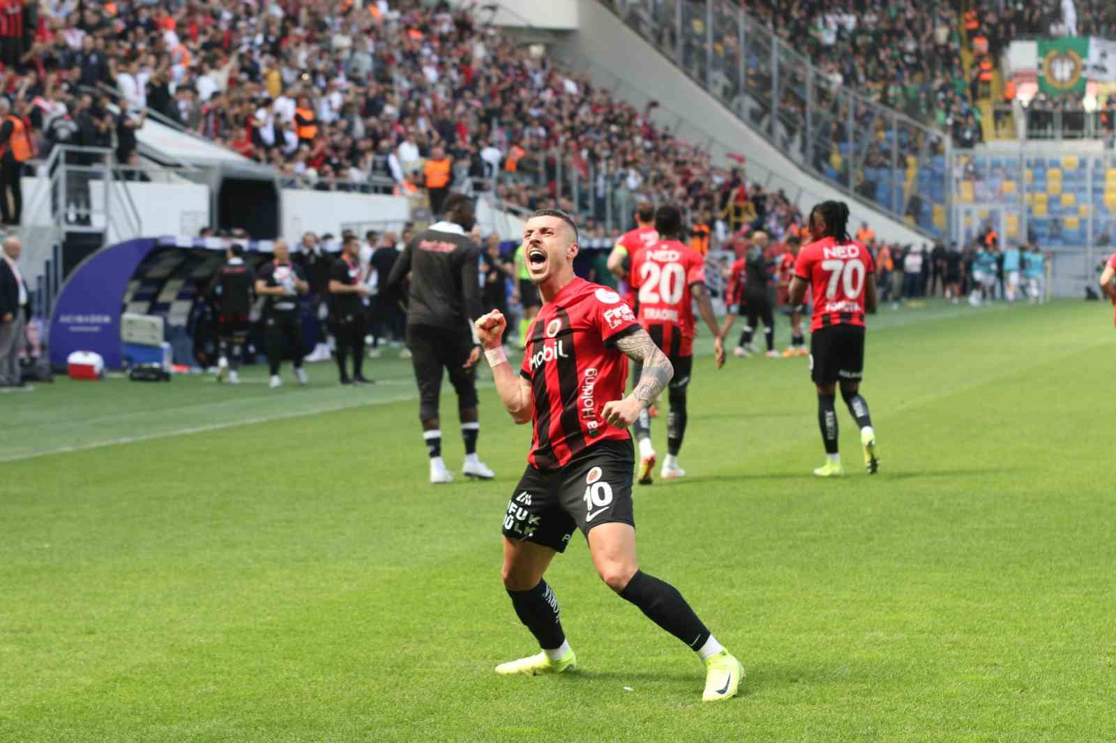 Trendyol Süper Lig: Gençlerbirliği: 1 - Kocaelispor: 0 (İlk yarı) 4 trendyol super lig genclerbirligi 1 kocaelispor 0 ilk yari 0 wXXn1Hvg