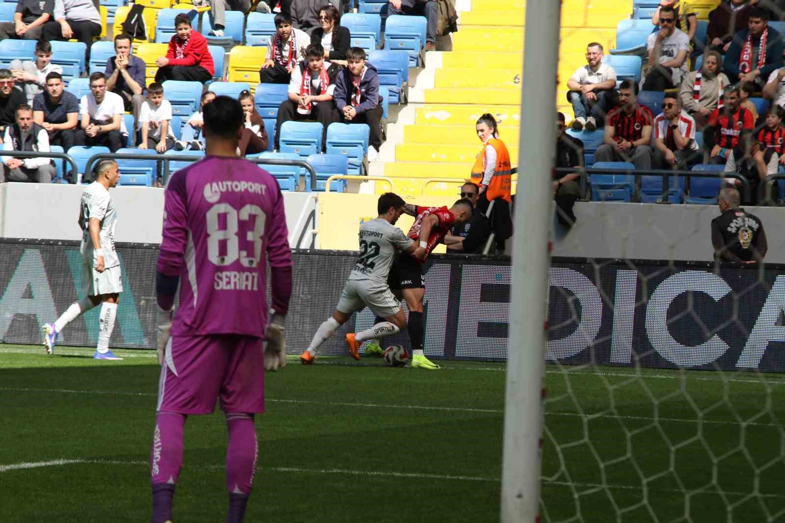 Trendyol Süper Lig: Gençlerbirliği: 1 - Kocaelispor: 0 (İlk yarı) 15 trendyol super lig genclerbirligi 1 kocaelispor 0 ilk yari 11 RqnCFd5N