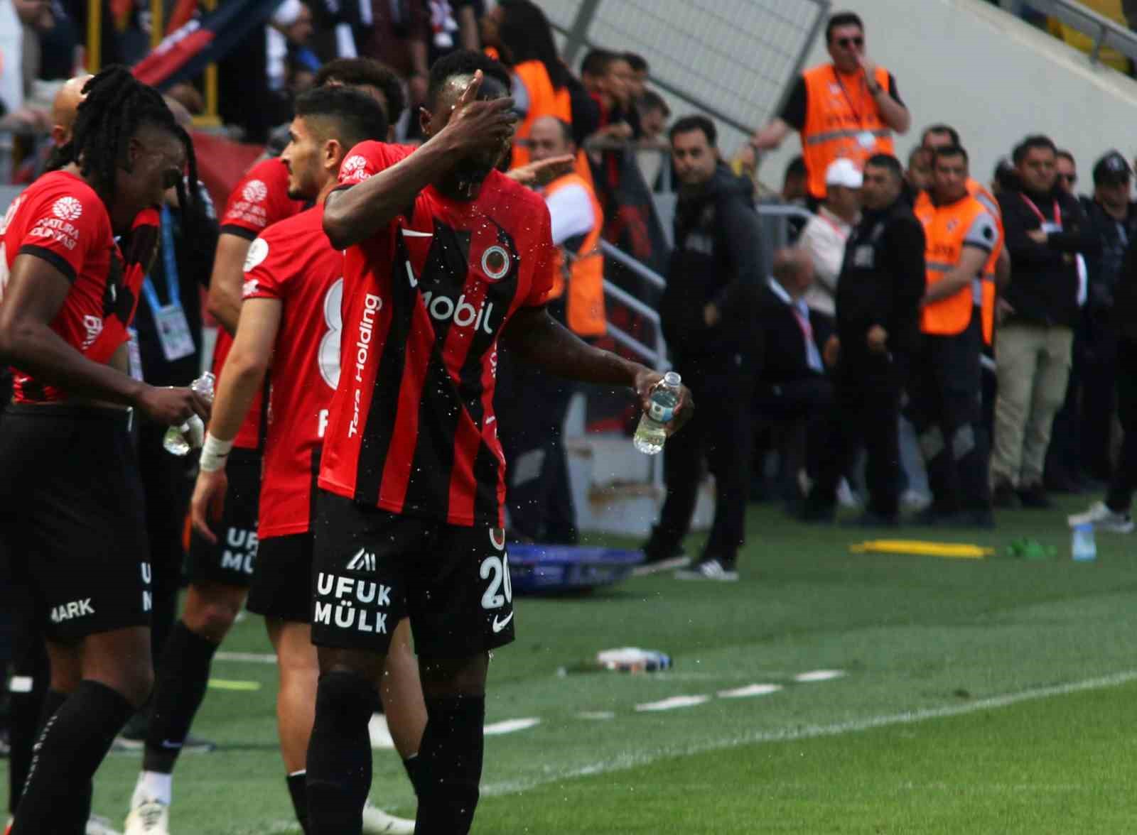 Trendyol Süper Lig: Gençlerbirliği: 1 - Kocaelispor: 0 (İlk yarı) 7 trendyol super lig genclerbirligi 1 kocaelispor 0 ilk yari 3 aQ9FcI3s