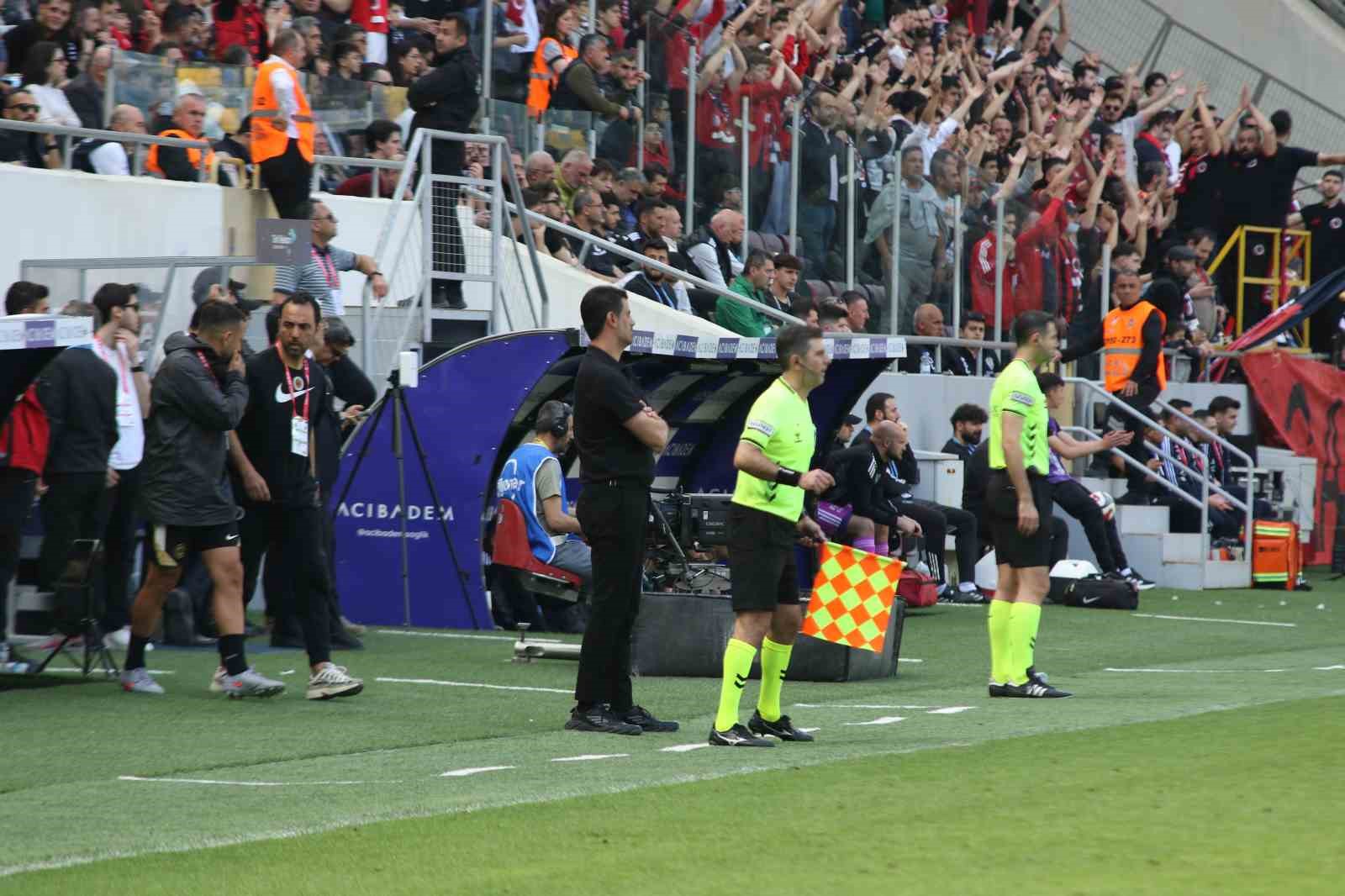 Trendyol Süper Lig: Gençlerbirliği: 1 - Kocaelispor: 0 (İlk yarı) 10 trendyol super lig genclerbirligi 1 kocaelispor 0 ilk yari 6 IkyT1sbO