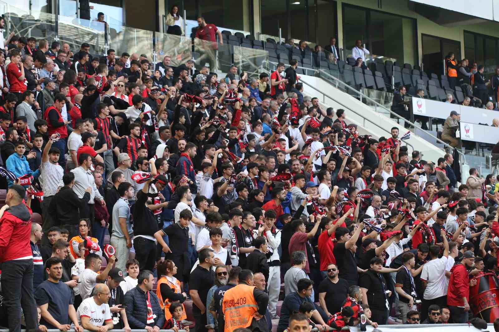 Trendyol Süper Lig: Gençlerbirliği: 1 - Kocaelispor: 0 (İlk yarı) 12 trendyol super lig genclerbirligi 1 kocaelispor 0 ilk yari 8 2JLaDmYn