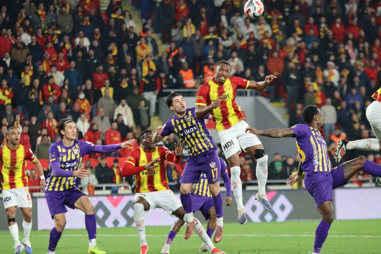 trendyol super lig goztepe 0 eyupspor 0 ilk yari 18 YzeYv6Bi
