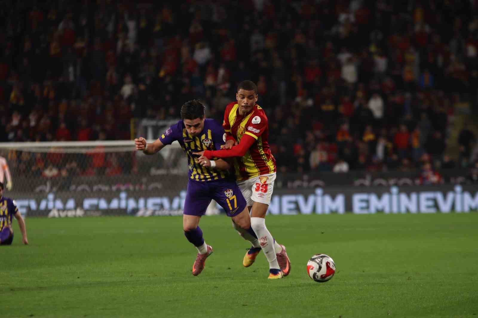 trendyol super lig goztepe 0 eyupspor 0 ilk yari 23 NT8KEp3S