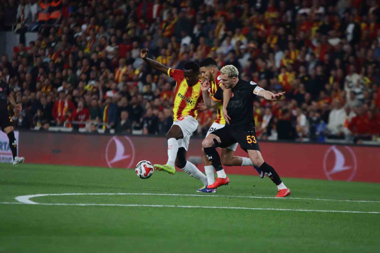 trendyol super lig goztepe 0 galatasaray 1 mac devam ediyor 14 rtsgkrhL