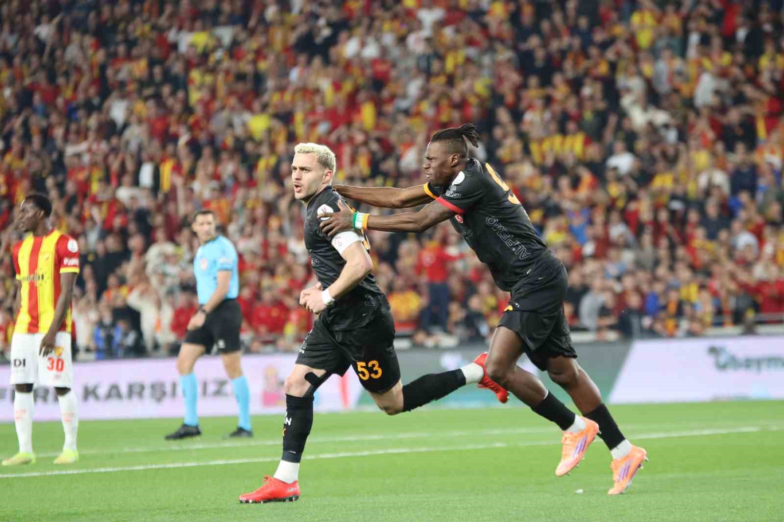 trendyol super lig goztepe 0 galatasaray 1 mac devam ediyor 15 fNekJBIG