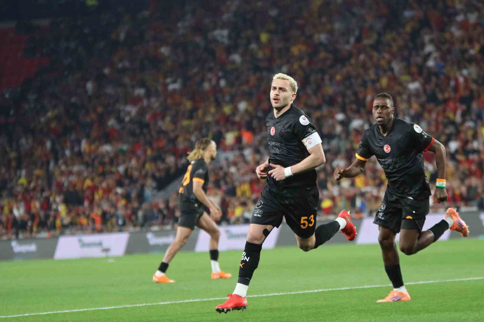 trendyol super lig goztepe 0 galatasaray 1 mac devam ediyor 18