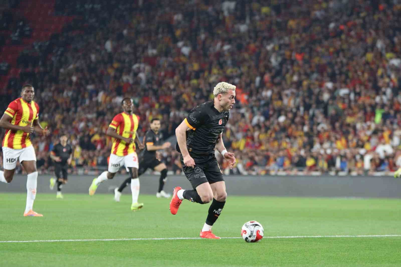 trendyol super lig goztepe 0 galatasaray 1 mac devam ediyor 24 pmDeww8d