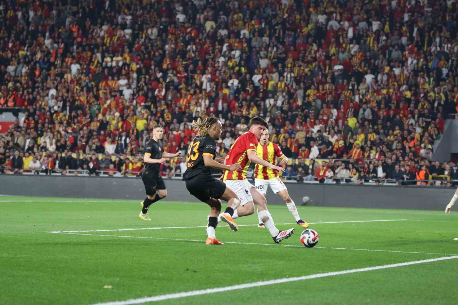 trendyol super lig goztepe 0 galatasaray 1 mac devam ediyor 25 Lrliq9ya