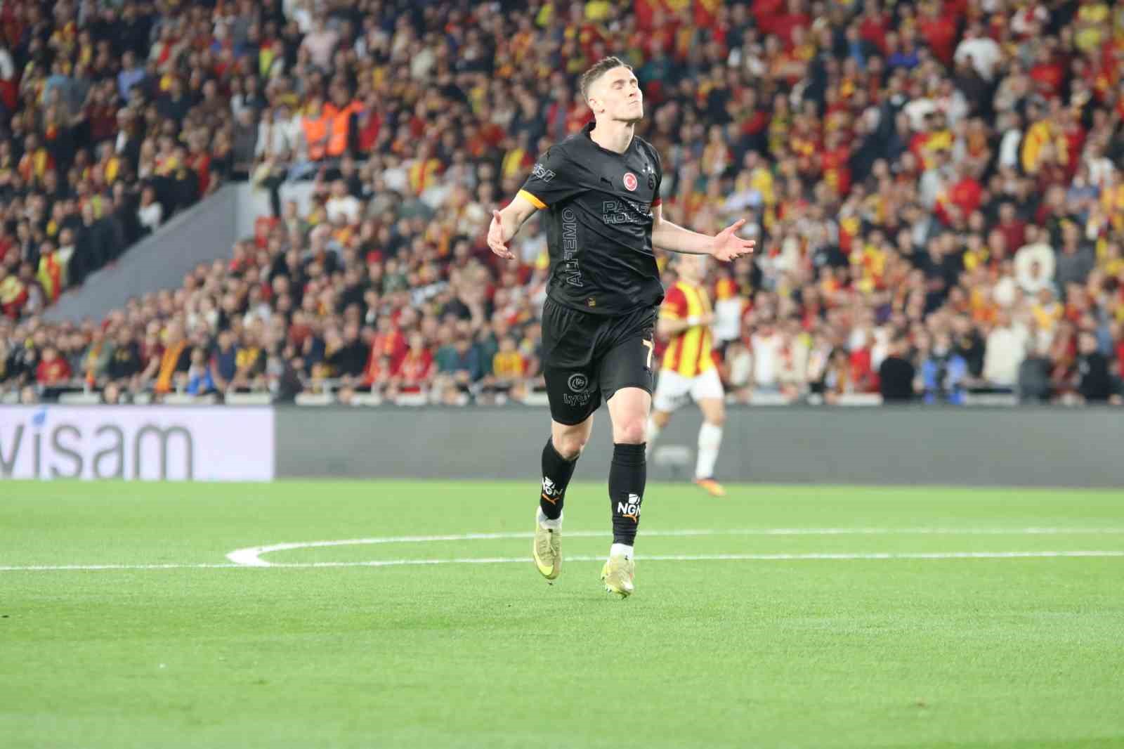 trendyol super lig goztepe 0 galatasaray 2 ilk yari 12