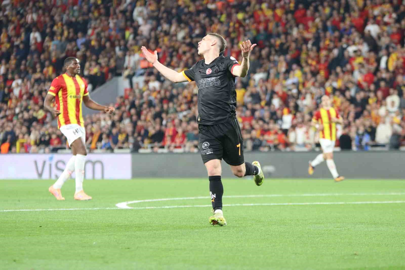trendyol super lig goztepe 0 galatasaray 2 ilk yari 13 1yMvHTNs