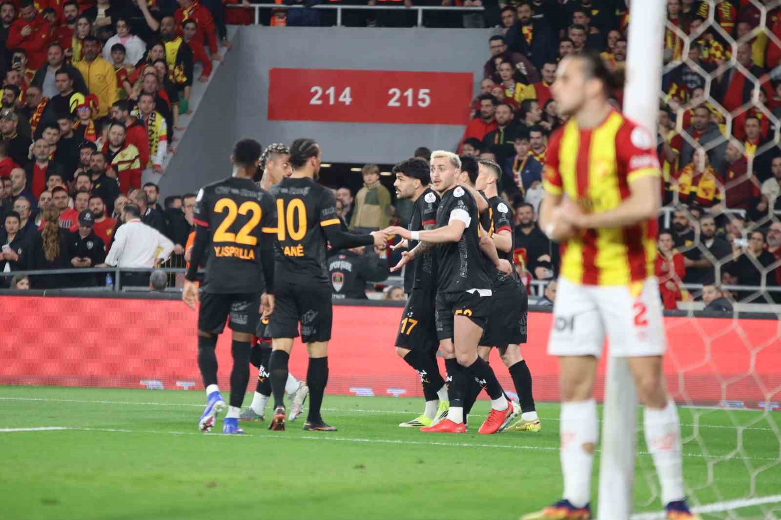 trendyol super lig goztepe 0 galatasaray 2 ilk yari 6 PsjUVHAC