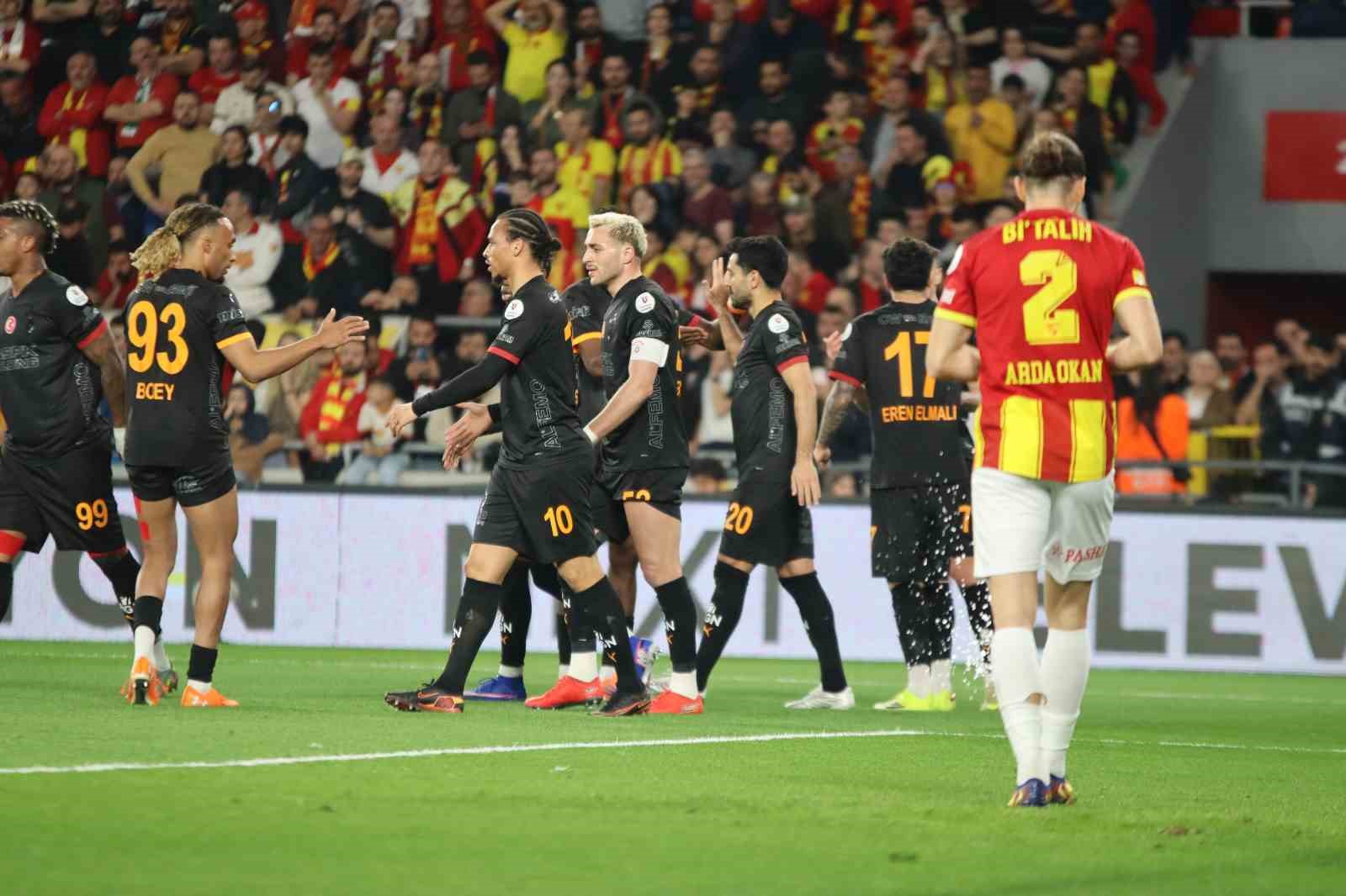 trendyol super lig goztepe 0 galatasaray 2 ilk yari 8 DZGehWWj